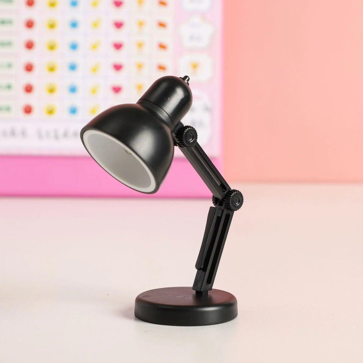 Petite lampe de bureau pliable noire