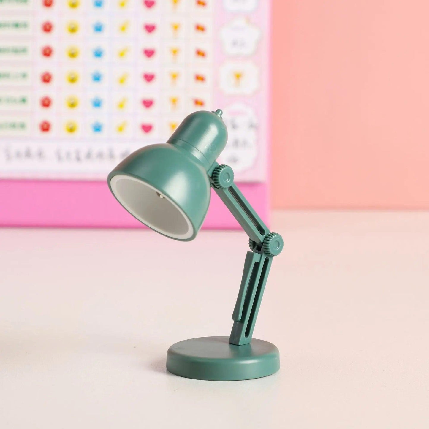 Petite lampe de bureau pliable verte
