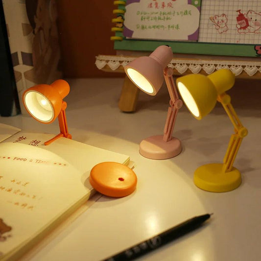 Petite lampe de bureau pliable
