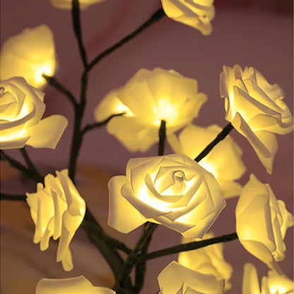 arbre lumineux led roses blanches de près