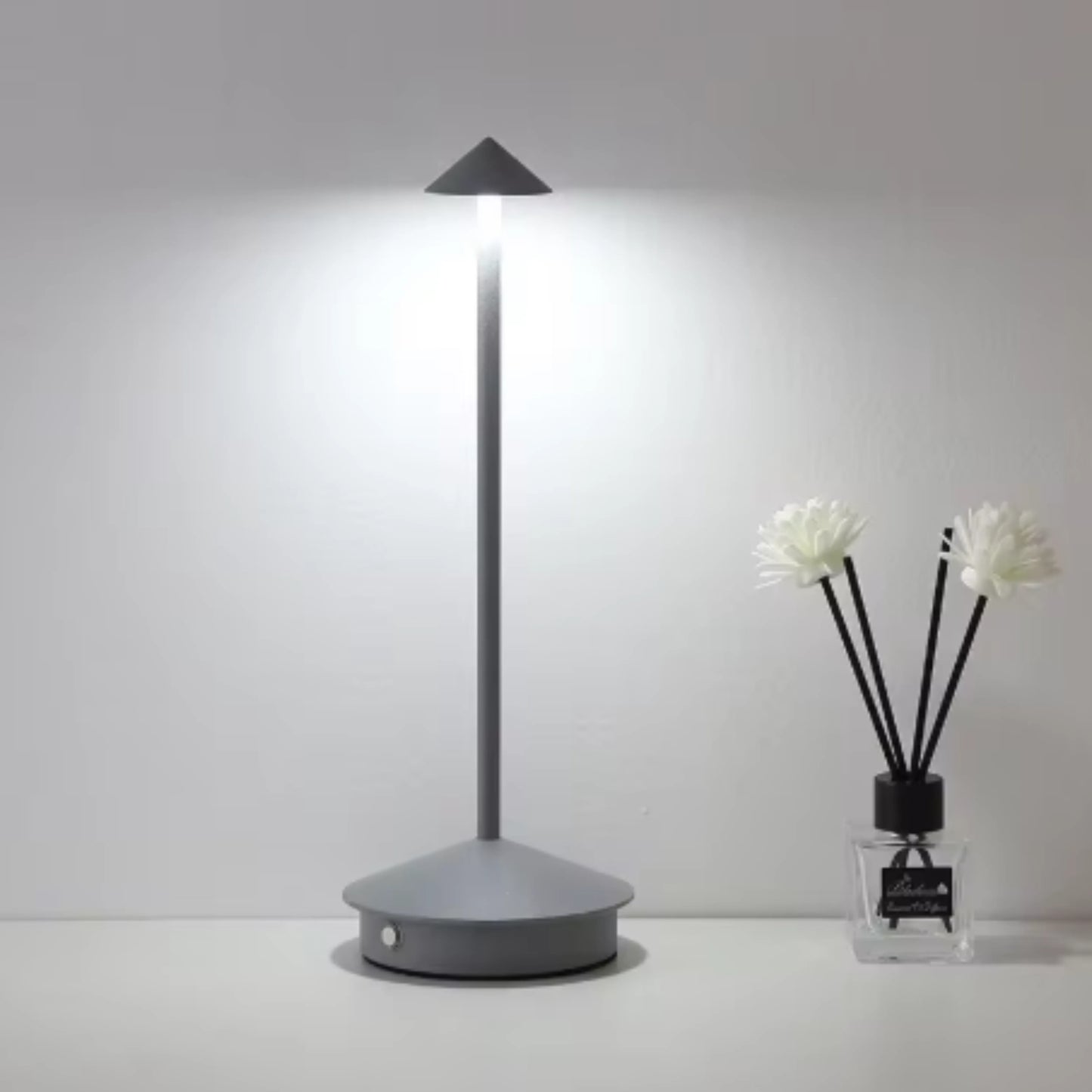 lampe de table sans fil rechargeable minimaliste grise