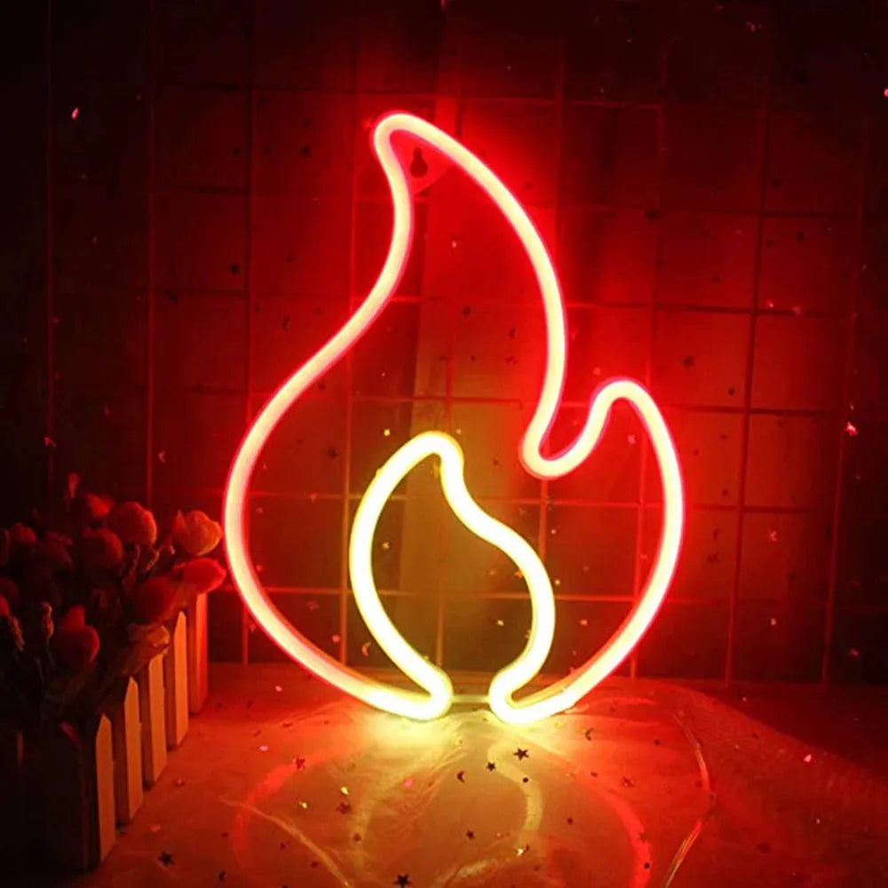 lampe néon murale flamme rouge contre une grille