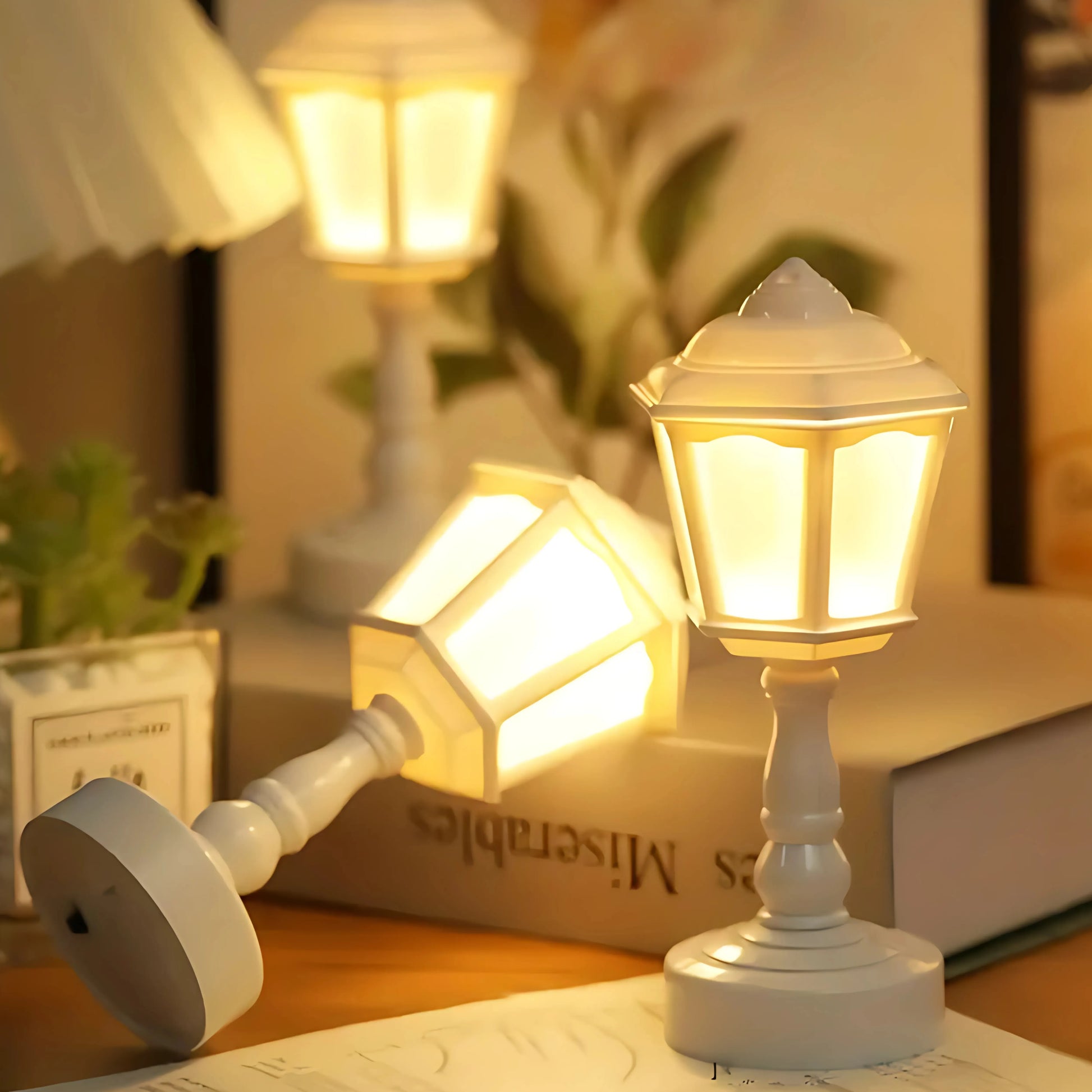 petite lampe de table lampadaire allumée 2